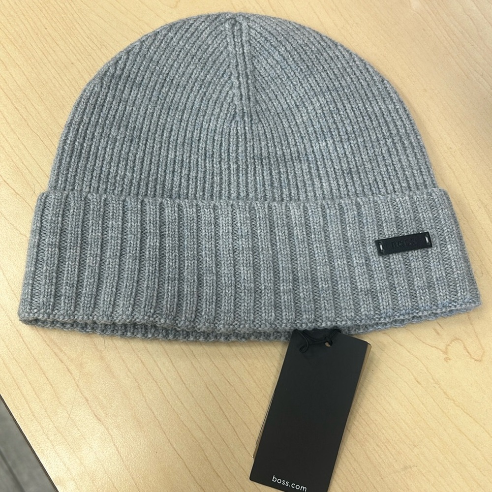 100% Authentic Hugo Boss Beanie / Hat - NWT
